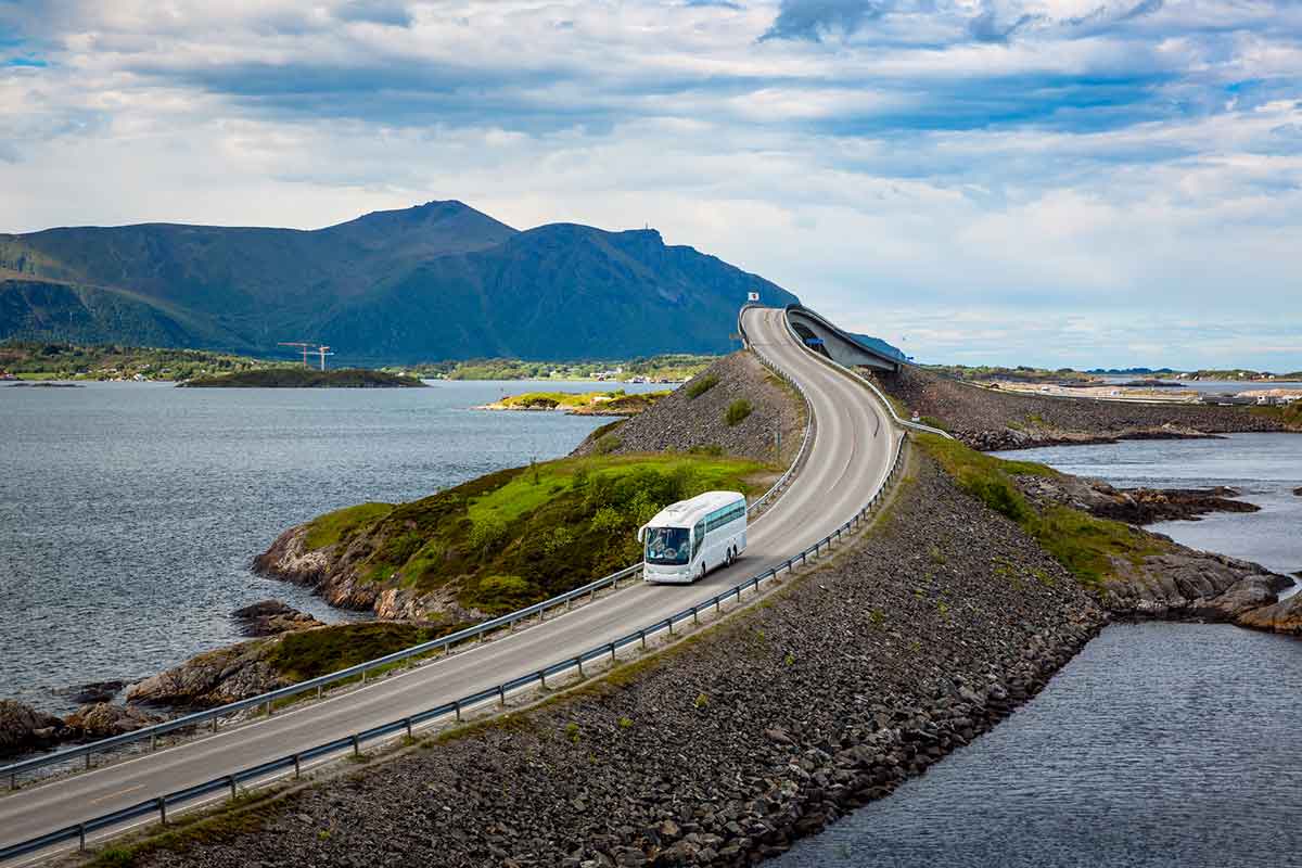 Bilety autokarowe do Niemiec – praktyczny przewodnik po wygodnych i tanich podróżach